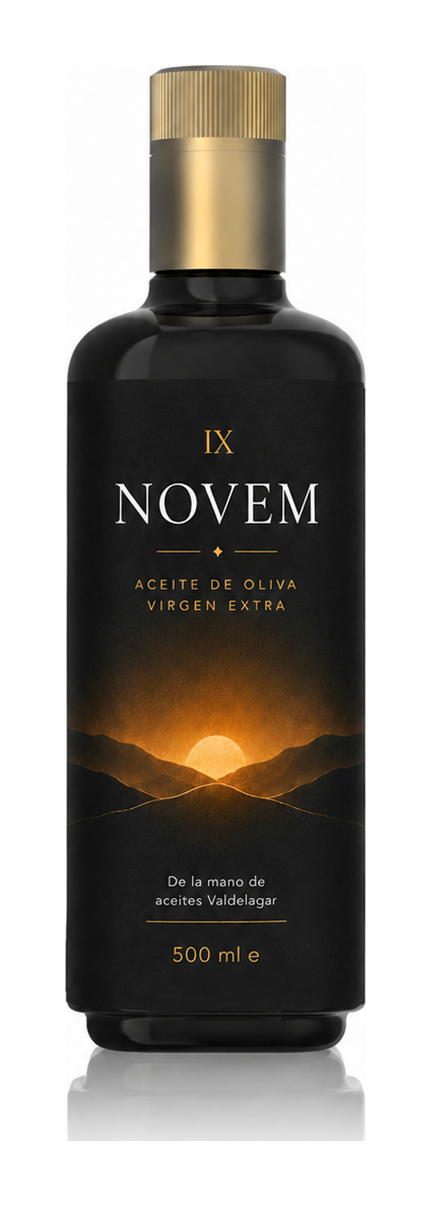 Botella NOVEM Manzanilla Cacereña — Tapón dorado